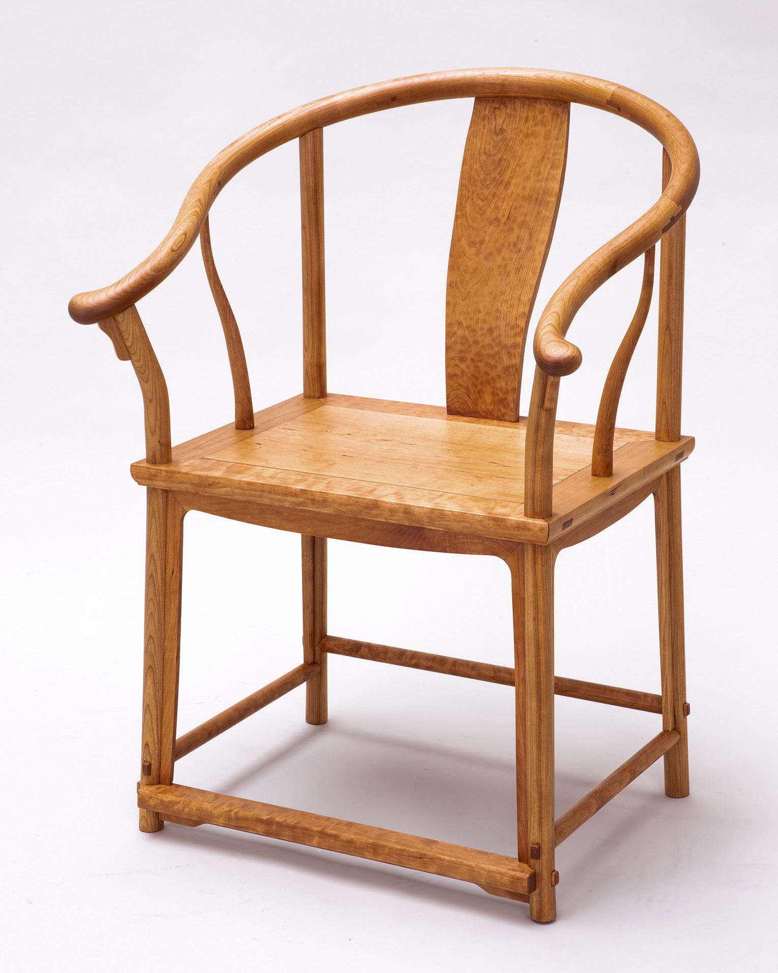 Roundback chair